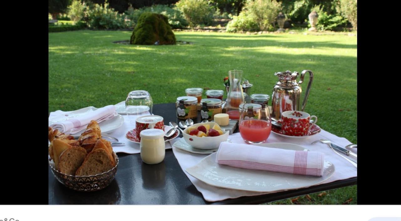 Bed and Breakfast Domaine De La Provencale Saint-Didier-de-la-Tour Екстер'єр фото